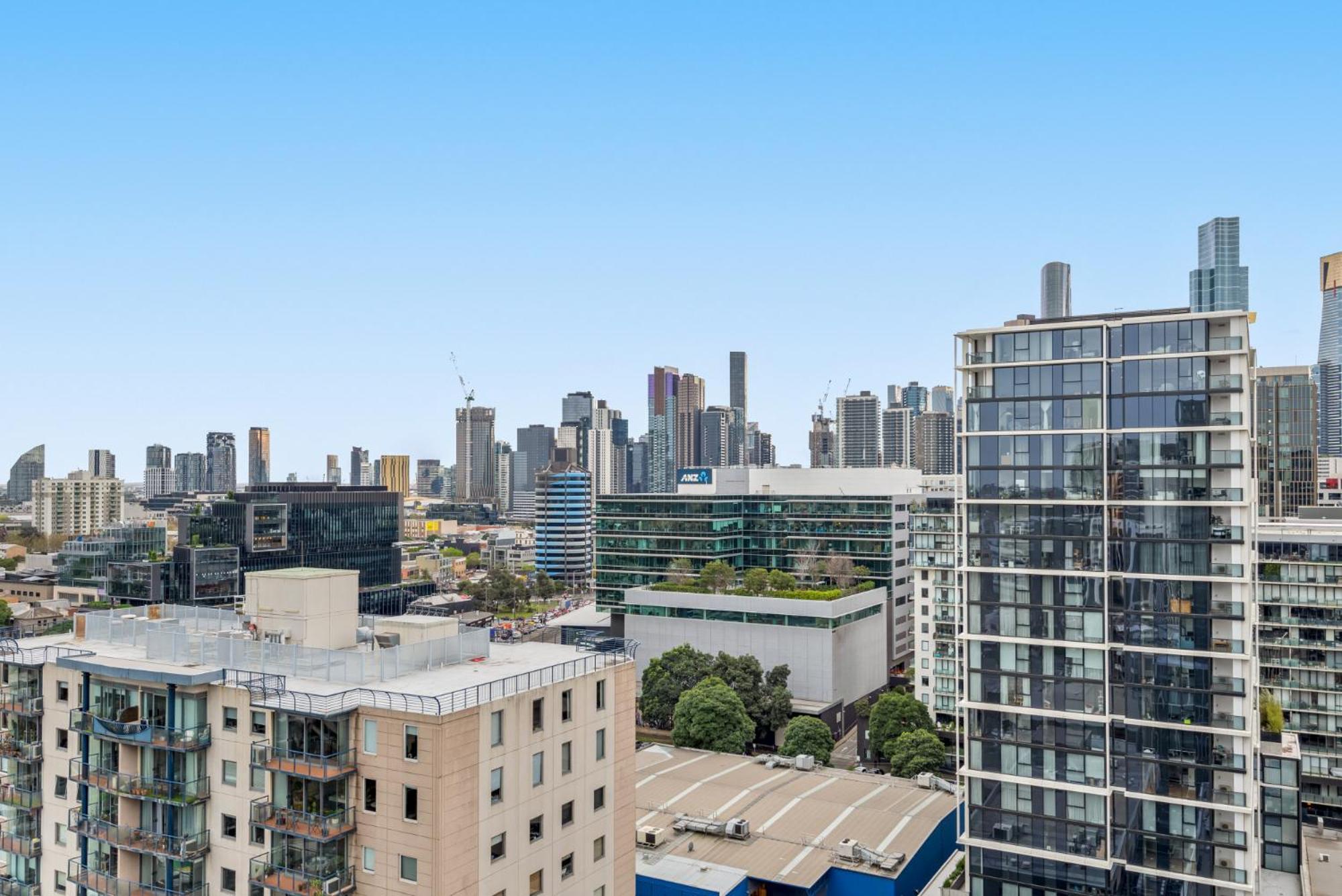 High-Rise Inner-City 2-Bed With Sauna, Gym & Spa Melbourne Bagian luar foto